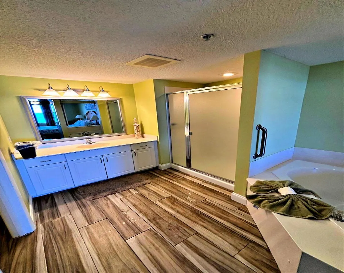 דירה דייטונה ביץ' Vacation In Comfort And Luxury - 3 Bedroom Direct Oceanfront - Wyndham Ocean Walk Resort 1023 ארצות הברית